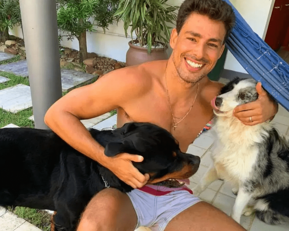 Cauã Reymond relata que seus cães foram vítimas de envenenamento