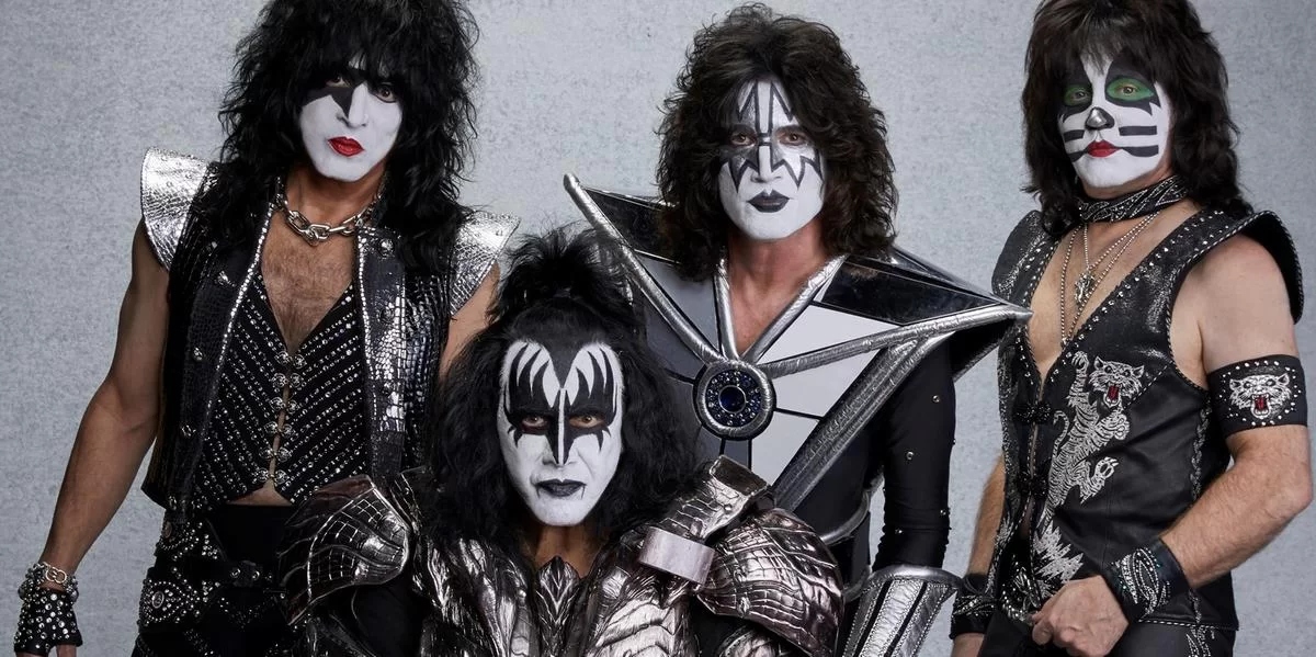 KISS interrompe show em festival em Manaus após Gene Simmons passar mal com  forte calor e umidade