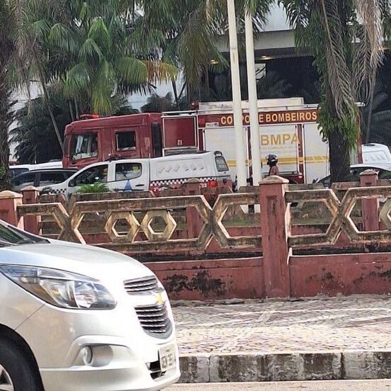 Incêndio é registrado no Shopping Boulevard nesta segunda-feira (15)