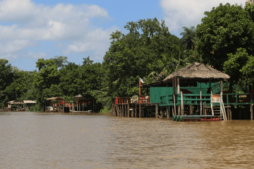 As obras de trifaseamento da rede elétrica que atende a Ilha do Combu, em Belém, começam em maio deste ano. Foto: reprodução internet 