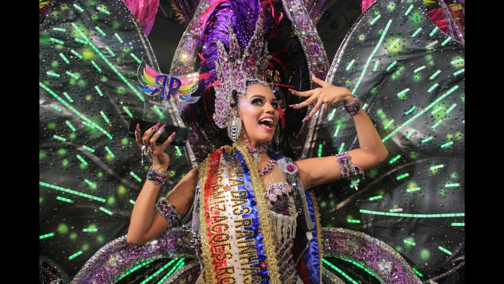 Alane foi Coroada "Rainha das Rainhas" do carnaval aos 18 anos.