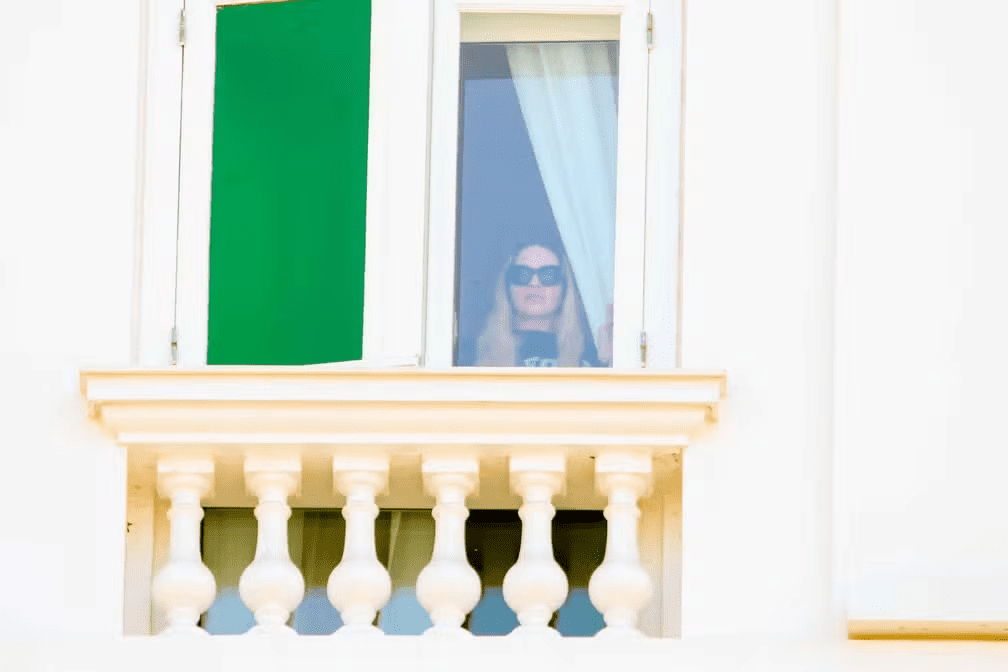 Madonna foi fotografada na janela do Copacabana Palace 