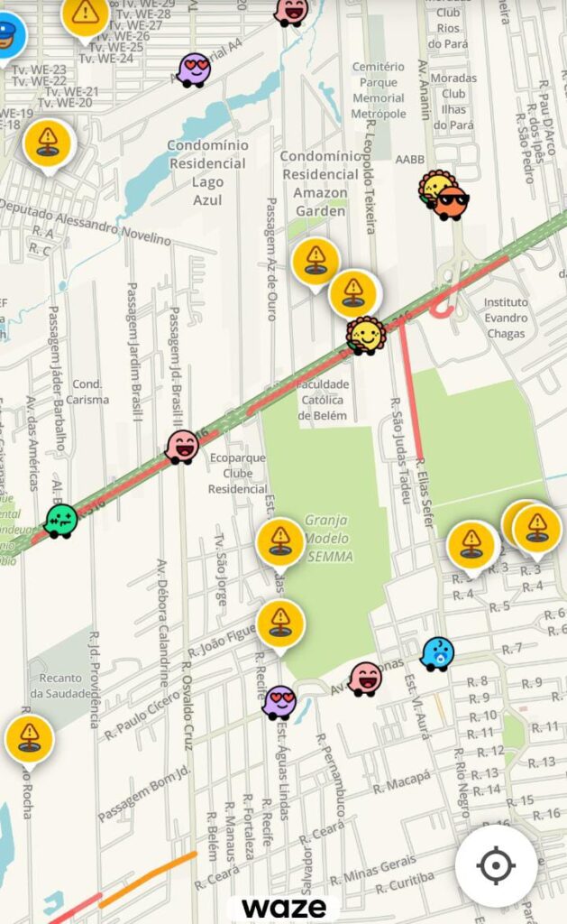 O aplicativo de trânsito Waze mostra longo congestionamento na BR-316.