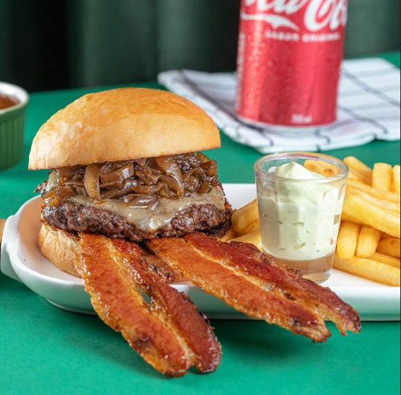 O Quital Burger Delivery ganhou o prêmio de melhor hamburgueria no festival do dia mundial do hambúrguer 2024, em Belém.