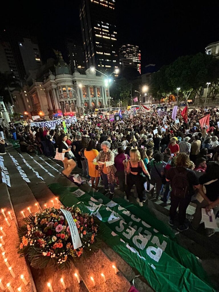 Protesto no Rio de Janeiro contra PL da Gravidez Infantil. Em SP também houve.