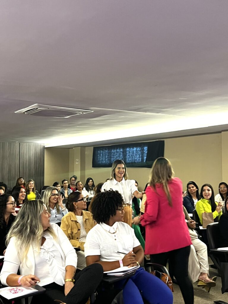 A MF é um núcleo dedicado ao desenvolvimento feminino. A organização se destaca por fornecer serviços psicoterápicos e cursos exclusivos para mulheres. Foto: reprodução Instagram @maestriafeminina 