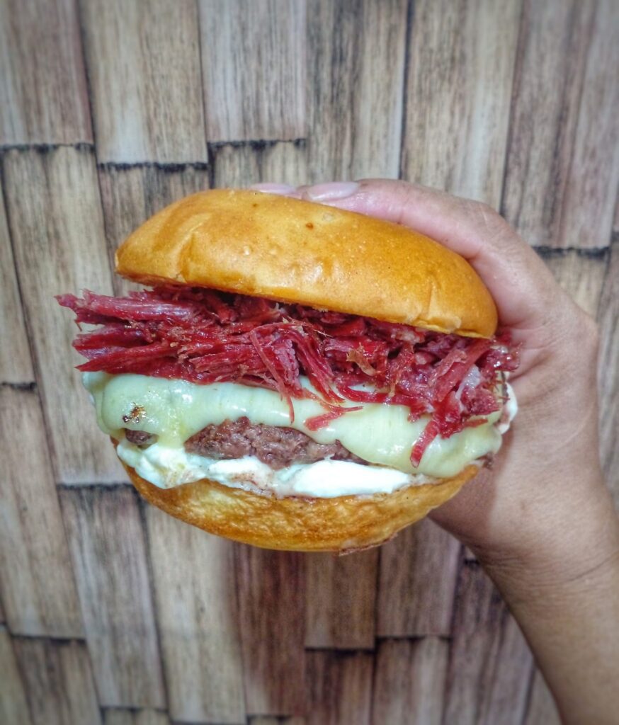 O Bubbas Burgers fica localizado no bairro do Tapanã, funciona atualmente como delivery e faz entregas no bairro do Tapanã e redondezas além de parte da Augusto Montenegro. Foto: arquivo pessoal 