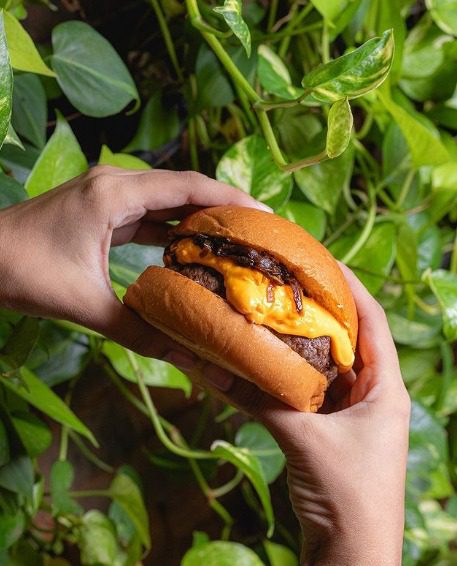 O The Burger Spot tem um dos combos mais elogiados pela nossa equipe e merece a tua atenção. Foto: reprodução Instagram 