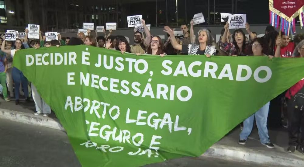 Protesto em SP contra PL da Gravidez Infantil. 