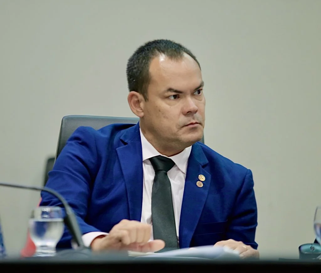 Deputado Lu Ogawa responsável pelo PL que permite pagamentos via PIX em coletivos para COP 30. Imagem: Reprodução. 