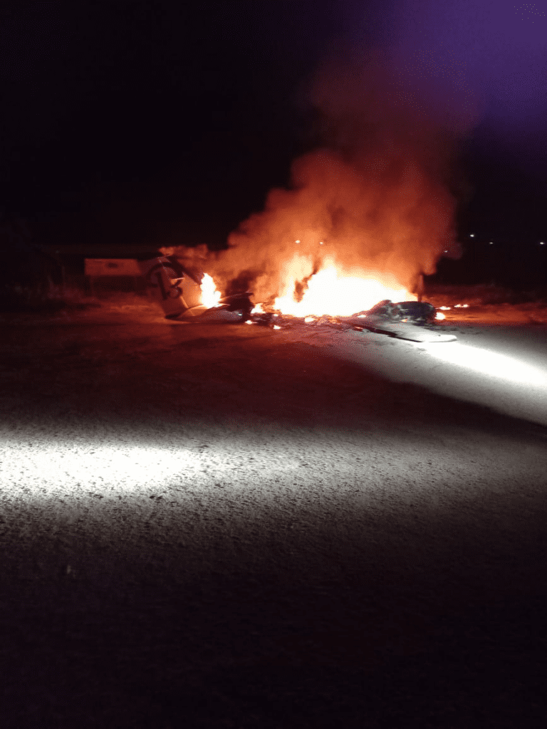 Avião bimotor é incendiado após apreensão da PF em garimpo no Pa. Imagem:  Polícia Federal (PF)