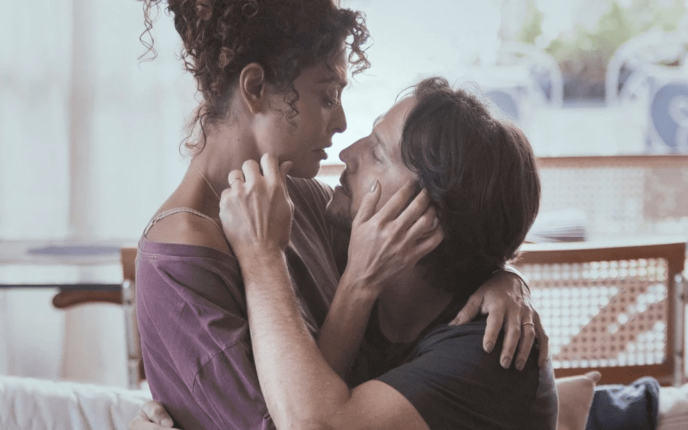 Imagem da novela Pedaço de Mim, com Juliana Paes (Liana) e Vladimir Brichta (Tomás). A primeira novela da Netflix estreia em julho na plataforma. Foto: divulgação Netflix