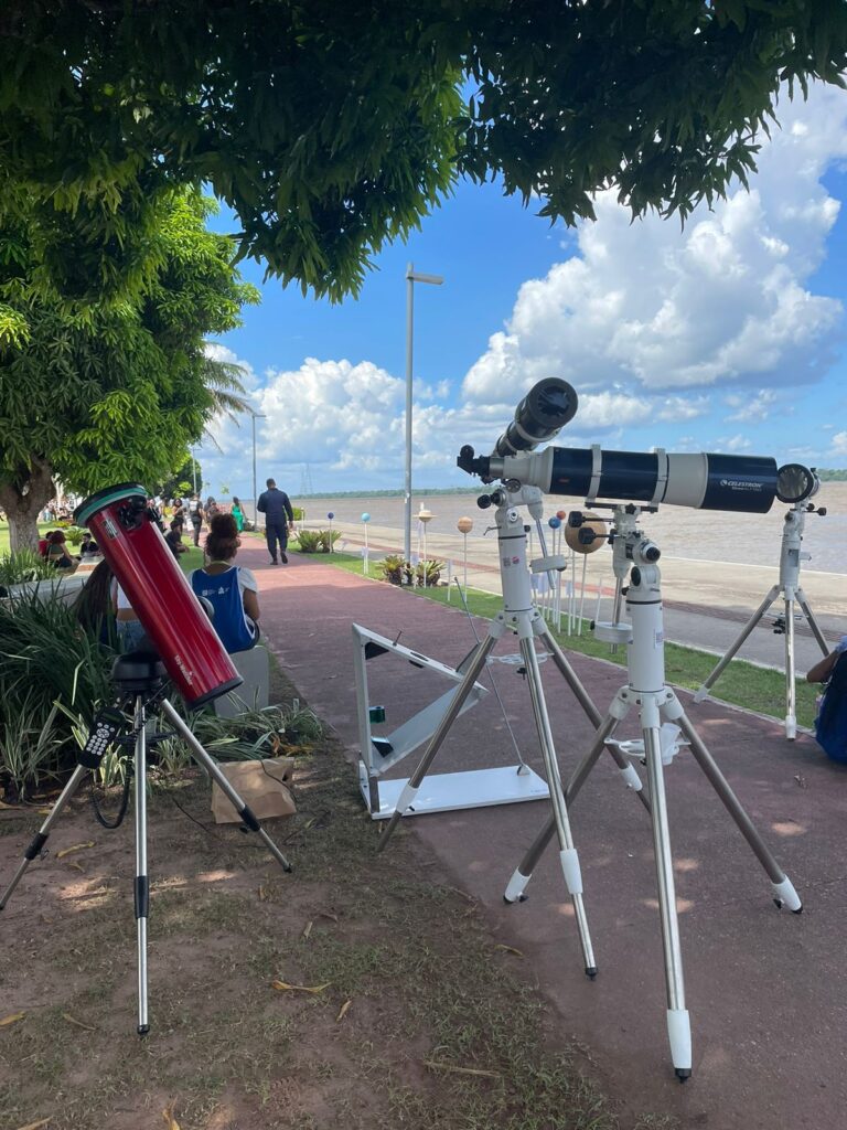 Observação astronômica durante SBPC na UFPA. 