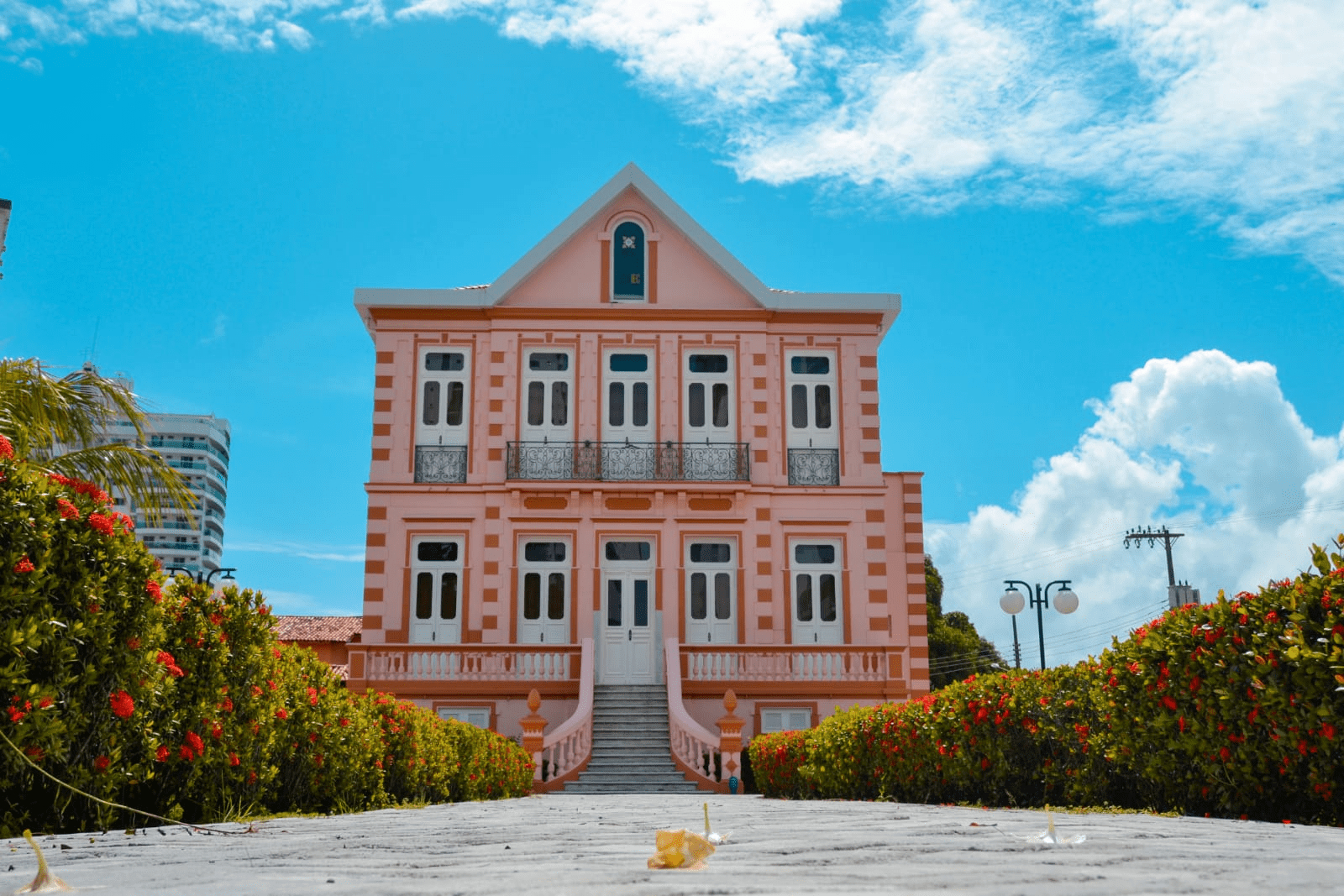 Ministra da Saúde inaugura novo prédio do Instituto Evandro Chagas em Ananindeua